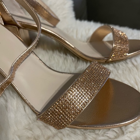 Rose Gold Strappy Heel NWT Sz 9 - Picture 4 of 4